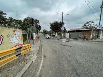 En venta terreno comercial esquinero  en Milagro frente a Ingenio Valdez
