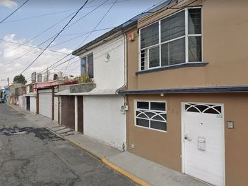 Casa en Remate Bancario. Identifique el precio que se encuentra muy por debajo de su valor comercial.