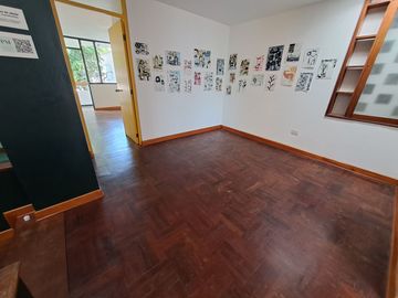 VENDO CASA DE 2 PISOS EN BARRANCO- A MEDIA CDRA DEL MALECON -  ZONA RESIDENCIAL Y TRANQUILA- EXCELENTE UBICACION