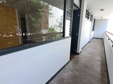 VENDO CASA DE 2 PISOS EN BARRANCO- A MEDIA CDRA DEL MALECON -  ZONA RESIDENCIAL Y TRANQUILA- EXCELENTE UBICACION
