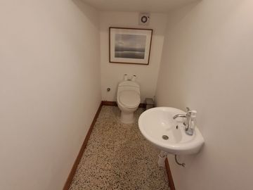VENDO CASA DE 2 PISOS EN BARRANCO- A MEDIA CDRA DEL MALECON -  ZONA RESIDENCIAL Y TRANQUILA- EXCELENTE UBICACION