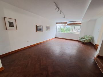 VENDO CASA DE 2 PISOS EN BARRANCO- A MEDIA CDRA DEL MALECON -  ZONA RESIDENCIAL Y TRANQUILA- EXCELENTE UBICACION