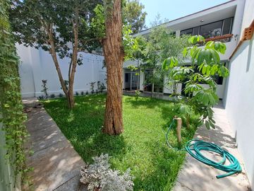 VENDO CASA DE 2 PISOS EN BARRANCO- A MEDIA CDRA DEL MALECON -  ZONA RESIDENCIAL Y TRANQUILA- EXCELENTE UBICACION