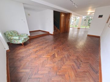 VENDO CASA DE 2 PISOS EN BARRANCO- A MEDIA CDRA DEL MALECON -  ZONA RESIDENCIAL Y TRANQUILA- EXCELENTE UBICACION