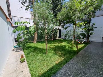 VENDO CASA DE 2 PISOS EN BARRANCO- A MEDIA CDRA DEL MALECON -  ZONA RESIDENCIAL Y TRANQUILA- EXCELENTE UBICACION
