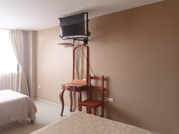 EN VENTA HOSTAL 500M2 CENTRO COTACACHI
