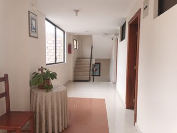 EN VENTA HOSTAL 500M2 CENTRO COTACACHI
