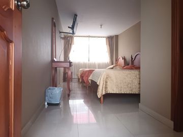 EN VENTA HOSTAL 500M2 CENTRO COTACACHI