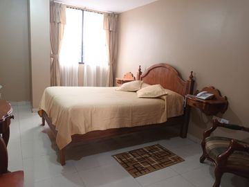 EN VENTA HOSTAL 500M2 CENTRO COTACACHI