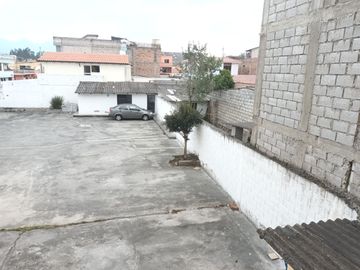 EN VENTA HOSTAL 500M2 CENTRO COTACACHI