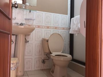 EN VENTA HOSTAL 500M2 CENTRO COTACACHI