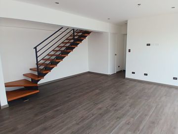 VENTA DE ACOGEDOR DUPLEX EN SAN ISIDRO.¡¡¡