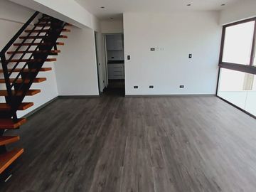 VENTA DE ACOGEDOR DUPLEX EN SAN ISIDRO.¡¡¡