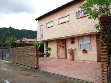 CASA CAMPESTRE CAJICÁ