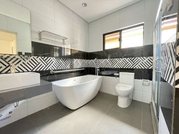 Brand New 4-Bedroom House and Lot For Sale at The Parkplace Village in Imus, Cavite