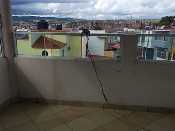 EN VENTA CASA EN COL. CONGRESO CONSTITUYENTES DE MICHOACÁN (POR EL MERCADO DE ABASTOS, SALIDA A CHARO)