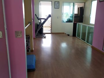 EN VENTA CASA EN COL. CONGRESO CONSTITUYENTES DE MICHOACÁN (POR EL MERCADO DE ABASTOS, SALIDA A CHARO)