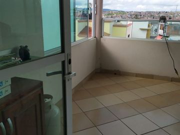 EN VENTA CASA EN COL. CONGRESO CONSTITUYENTES DE MICHOACÁN (POR EL MERCADO DE ABASTOS, SALIDA A CHARO)