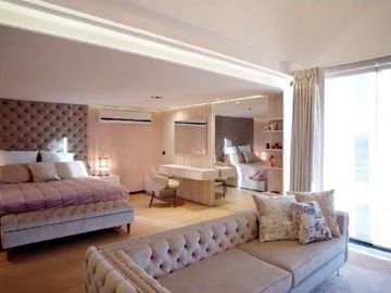 Casa en venta con alberca, amueblada y decorada en Zona Angelópolis