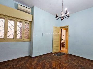 Casa interna de 3 amb. con patio y terraza