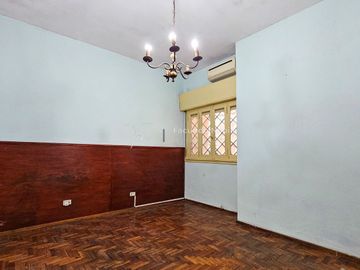 Casa interna de 3 amb. con patio y terraza