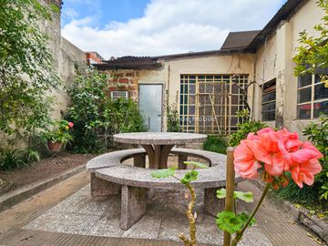 Casa interna de 3 amb. con patio y terraza