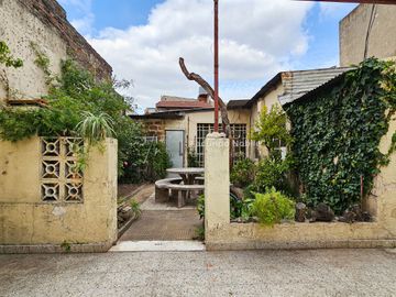 Casa interna de 3 amb. con patio y terraza