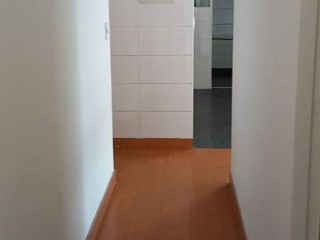 SE REMATA DPTO 104.M2 ÁREA TOTAL $148.000 INCLUYE COCHERA EDIFICIO MODERNO STRIP CENTER MATELLINI URB SANTA LEONOR