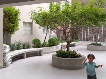 SE REMATA DPTO 104.M2 ÁREA TOTAL $148.000 INCLUYE COCHERA EDIFICIO MODERNO STRIP CENTER MATELLINI URB SANTA LEONOR