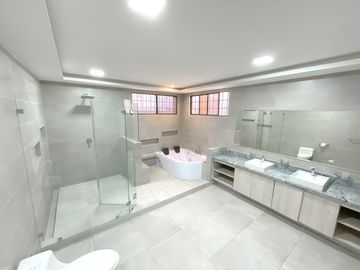 Venta de Casa en Kennedy Norte, Guayaquil