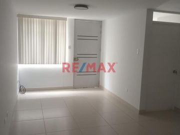 Vendo Hermosa Casa En Condominio Frente A Mall Aventura ID 1087637