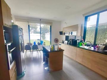 Casa de Venta en Urbanizacion La Castellana, Samborondón, Ecuador