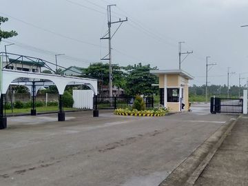 Surprisingly Rare Offer, 300K RFO Outright Discount & only 10% Downpayment for Multipod End Unit @ Amaia Scapes San Pablo Near Sampaloc Lake