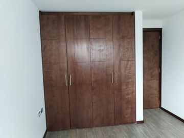 CASA NUEVA EN VENTA EN LA ANTIGUA CEMENTERA, PUEBLA, 3recamaras, tv, roof garden