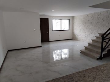 CASA NUEVA EN VENTA EN LA ANTIGUA CEMENTERA, PUEBLA, 3recamaras, tv, roof garden
