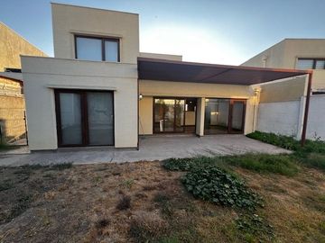 Casa En Condominio 3d/3b Cercano A Jumbo Peñalolen