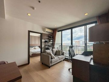 For Sale: The Astra Condo - Fully Decorated Corner Unit with Stunning City View, Including Tenant, in Chang Klan Subdistrict, Mueang Chiang Mai Distri