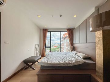 For Sale: The Astra Condo - Fully Decorated Corner Unit with Stunning City View, Including Tenant, in Chang Klan Subdistrict, Mueang Chiang Mai Distri