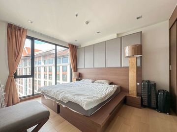 For Sale: The Astra Condo - Fully Decorated Corner Unit with Stunning City View, Including Tenant, in Chang Klan Subdistrict, Mueang Chiang Mai Distri