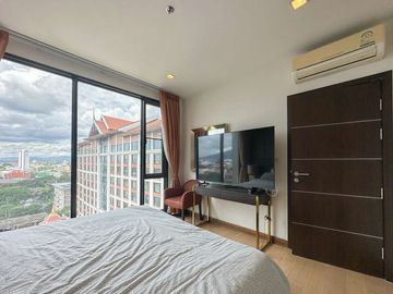For Sale: The Astra Condo - Fully Decorated Corner Unit with Stunning City View, Including Tenant, in Chang Klan Subdistrict, Mueang Chiang Mai Distri