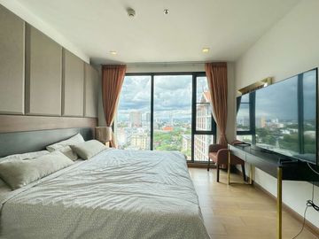 For Sale: The Astra Condo - Fully Decorated Corner Unit with Stunning City View, Including Tenant, in Chang Klan Subdistrict, Mueang Chiang Mai Distri