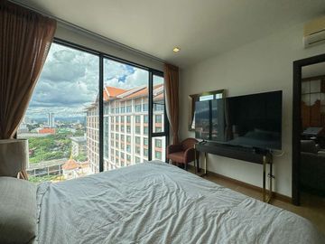 For Sale: The Astra Condo - Fully Decorated Corner Unit with Stunning City View, Including Tenant, in Chang Klan Subdistrict, Mueang Chiang Mai Distri