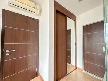 For Sale: The Astra Condo - Fully Decorated Corner Unit with Stunning City View, Including Tenant, in Chang Klan Subdistrict, Mueang Chiang Mai Distri