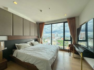 For Sale: The Astra Condo - Fully Decorated Corner Unit with Stunning City View, Including Tenant, in Chang Klan Subdistrict, Mueang Chiang Mai Distri