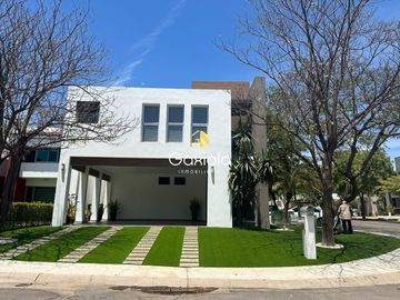 Se VENDE Casa en La Primavera, Barrio San Agustin