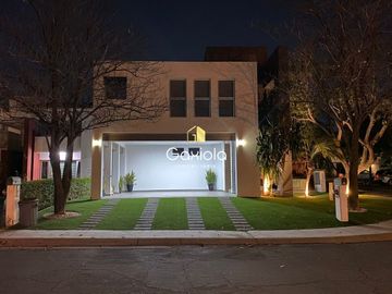 Se VENDE Casa en La Primavera, Barrio San Agustin