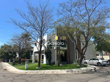 Se VENDE Casa en La Primavera, Barrio San Agustin