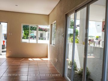 Pre-Selling House and Lot, Complete Finish Turn-Over (BEGONIA Model)
