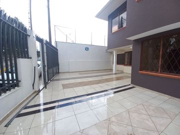 CASA EN VENTA CON AREA VERDE EN MACHANGARA