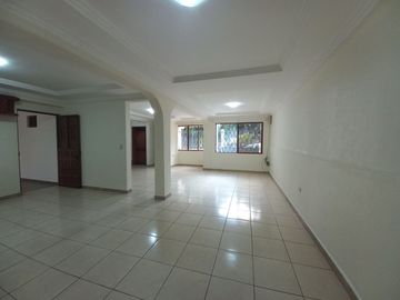 CASA EN VENTA CON AREA VERDE EN MACHANGARA